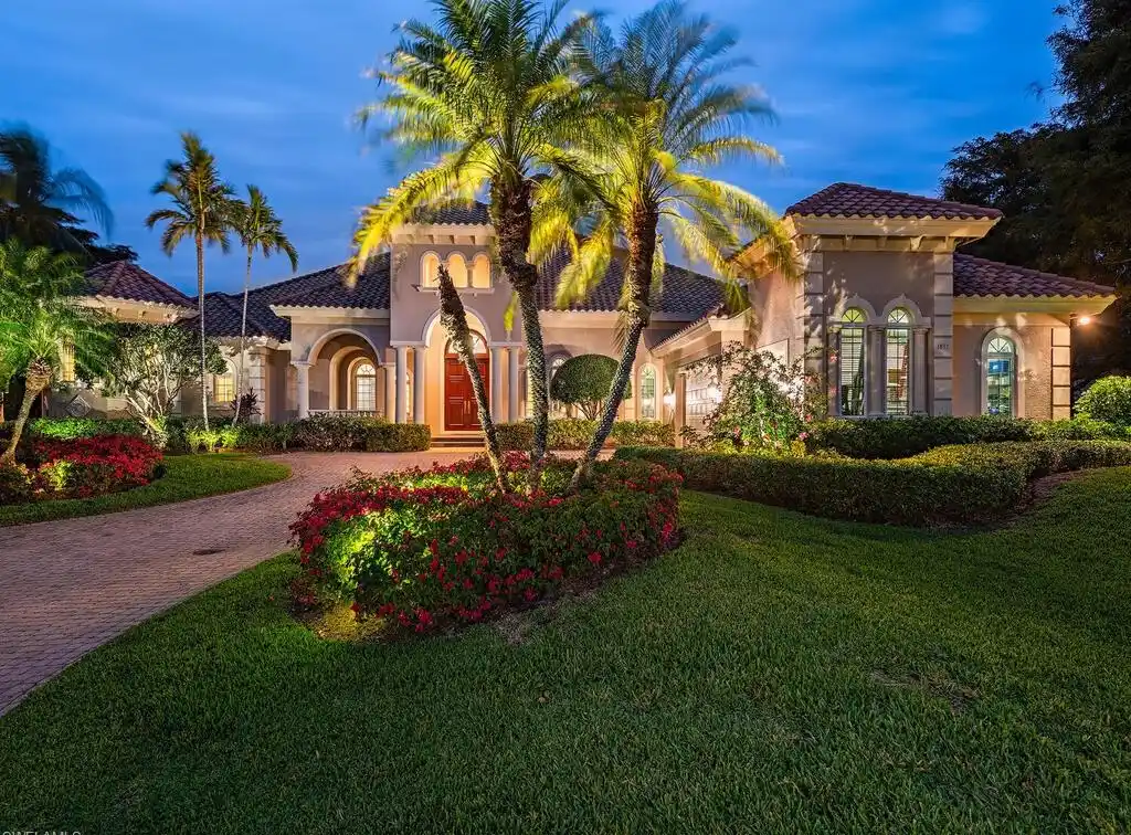 Luxurious Estate Home in Grey Oaks