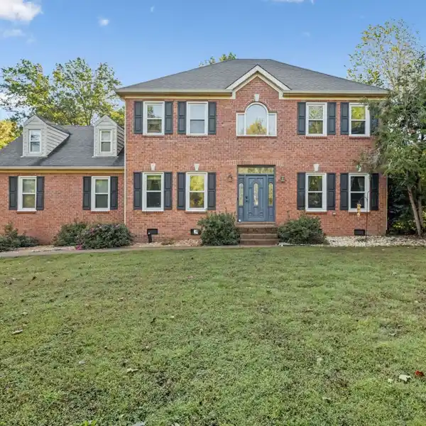 CHARMING TRADITIONAL HOME