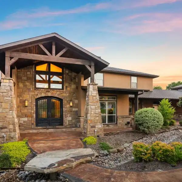 ONE-OF-A-KIND NORTH TEXAS LUXURY HOME