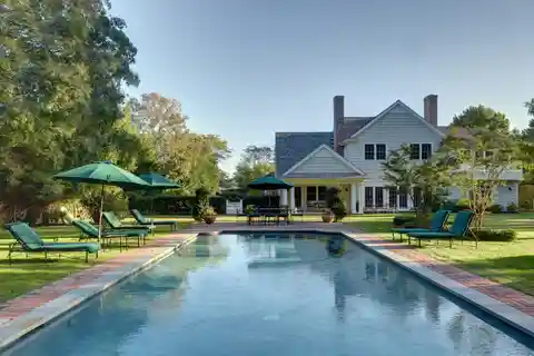 Lovely Private Property with Heated Pool and Manicured Lawn