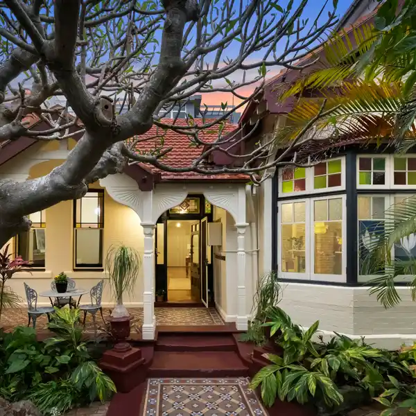 METICULOUSLY RESTORED AND UPDATED VICTORIAN BUNGALOW