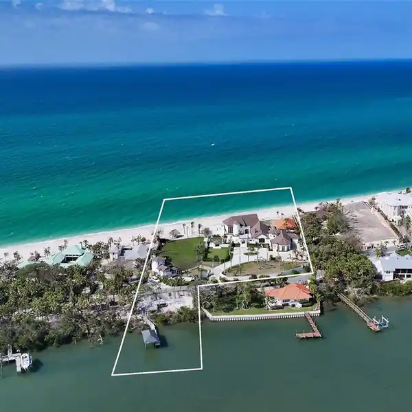 A PIECE OF PARADISE ON CASEY KEY