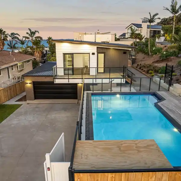 BRAND NEW MODERN HOME WITH SEA VIEWS