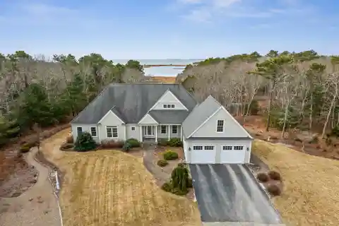 Meticulously Maintained Contemporary Home