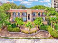 RARELY OFFERED PENTHOUSE RESIDENCE IN THE PROMENADE