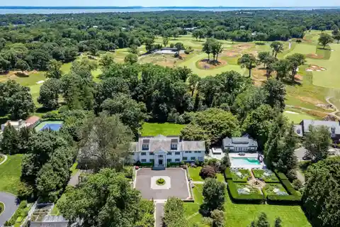 Magnificent Property in Serene Hilltop Place