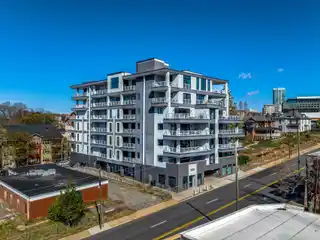 Modern Mountain Luxury in the Heart of Downtown