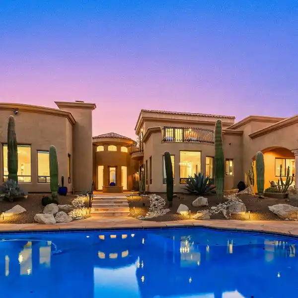 EXCEPTIONAL LUXURY RESIDENCE IN A GATED COMMUNITY