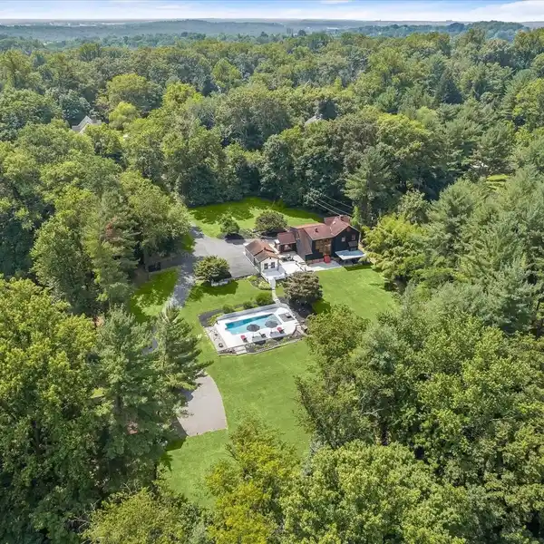 EXTRAORDINARY ESTATE