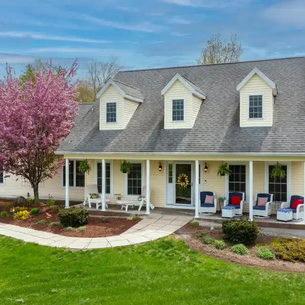 CAPE-STYLE MOUNTAIN HOME