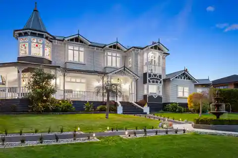 Beautifully Renovated Boutique Country House