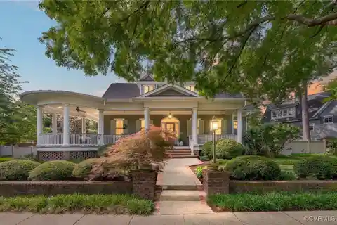 Charming Southern Home with Screened Porch Bliss