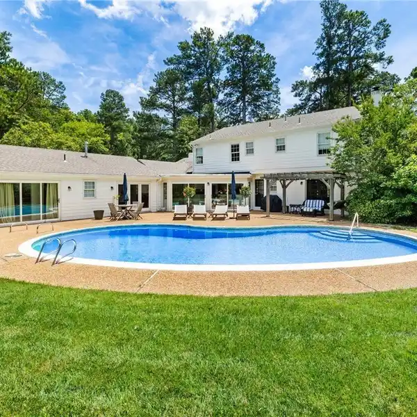 FINE CRAFTSMANSHIP WITH MODERN AMENITIES