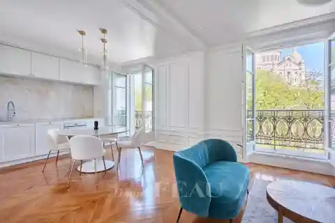 Dual-Aspect Charm Overlooking Paris Landmarks