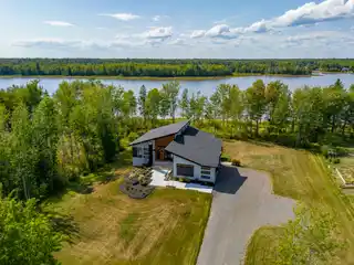 Spacious, Stylish, and Steps from the Shoreline