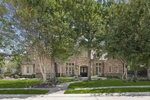 Beautifully Updated Residence in Kirkwood Hollow