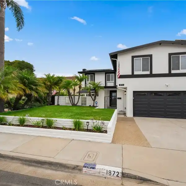 TURNKEY POOL HOME IN OCEANVIEW PARK