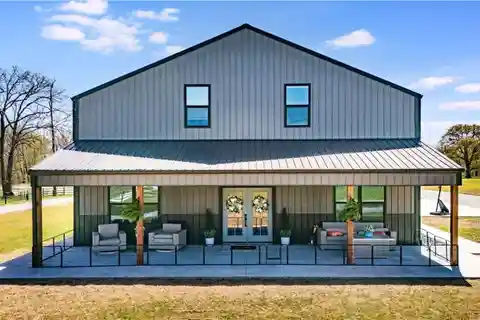 Barndominium Retreat on 136 Acres