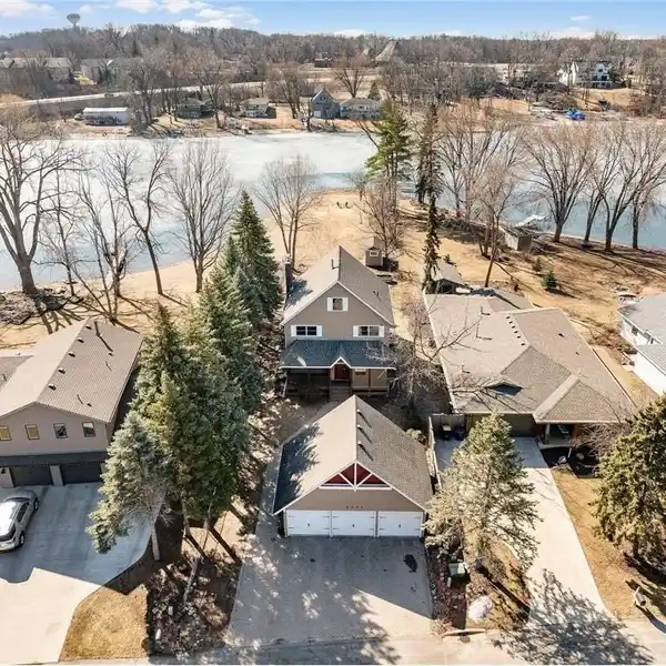 EXTRAORDINARY FIVE-BEDROOM HOME