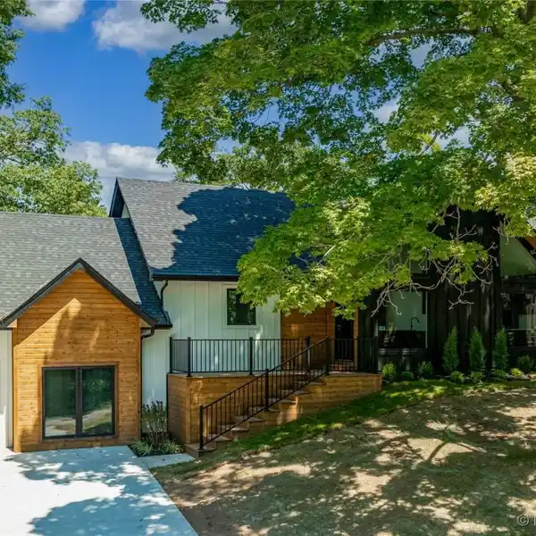 STUNNING RENOVATED HOME ON MONKEY ISLAND