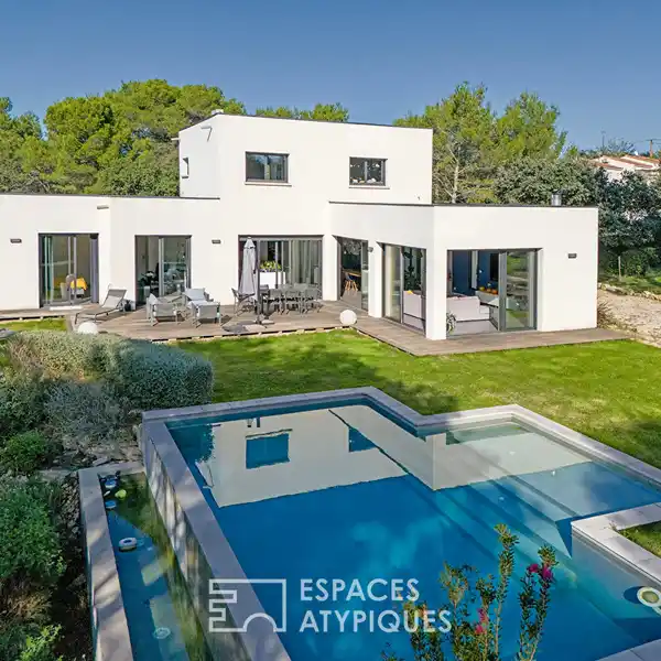 CONTEMPORARY VILLA IN A PRIVILEGED SETTING