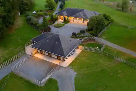 Outstanding 28.39-Acre Equestrian Estate