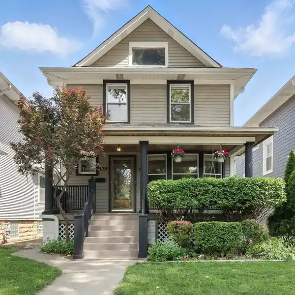 BEAUTIFUL HOME IN POPULAR OLD IRVING PARK