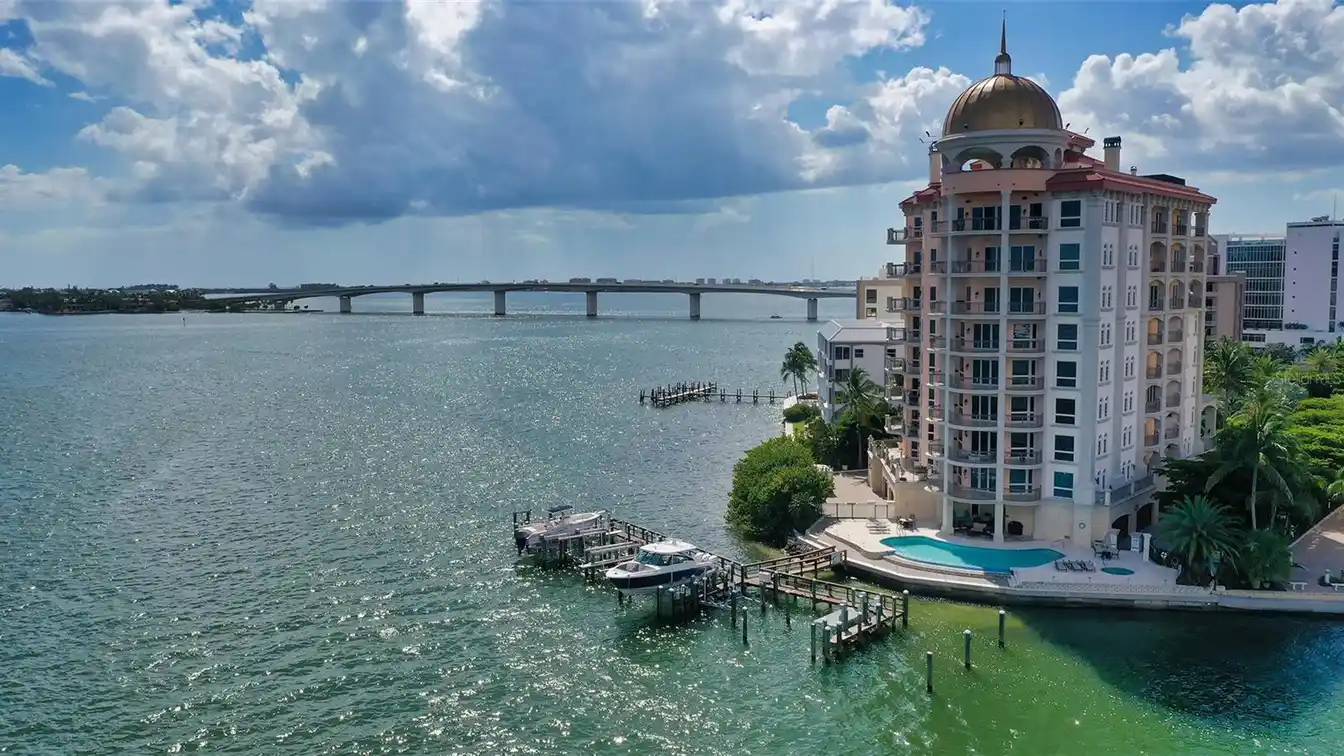 Exquisitely Appointed Residence at the Grande Riviera