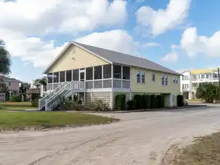 Charming Classic Edisto Beach Cottage