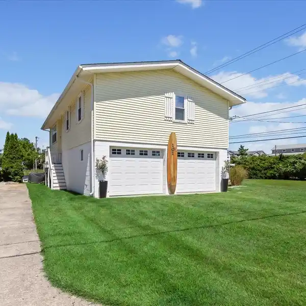WATERFRONT HOME IN SOUTH BETHANY