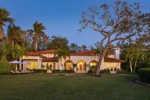 Timeless Elegance and Tropical Charm