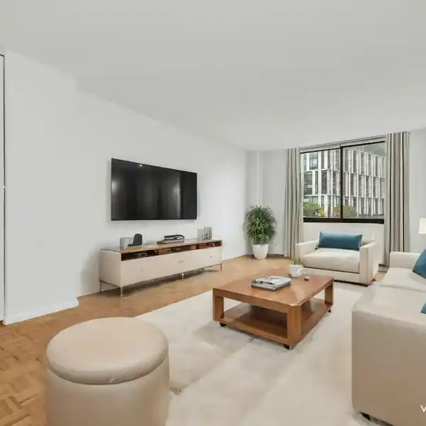 TURNKEY HOME AT GREENWICH COURT