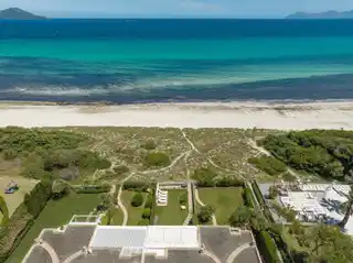 Fabulous Property with Garden and Direct Beach Access
