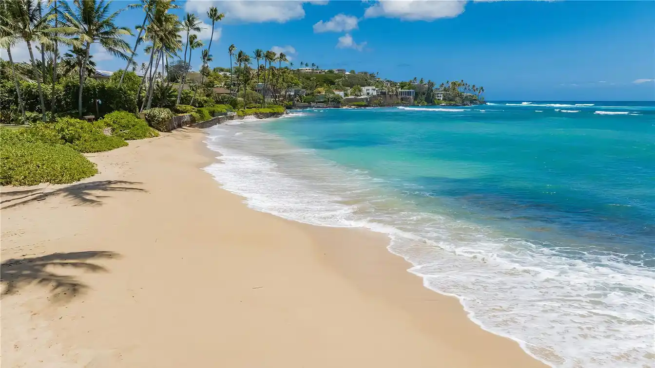 Stunning Beachfront Estate with an Unparalleled Lifestyle