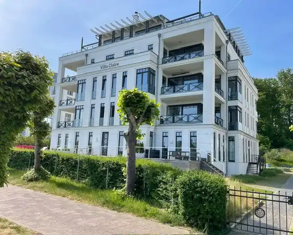 MODERN APARTMENT IN THE EXCLUSIVE VILLA CLAIRE