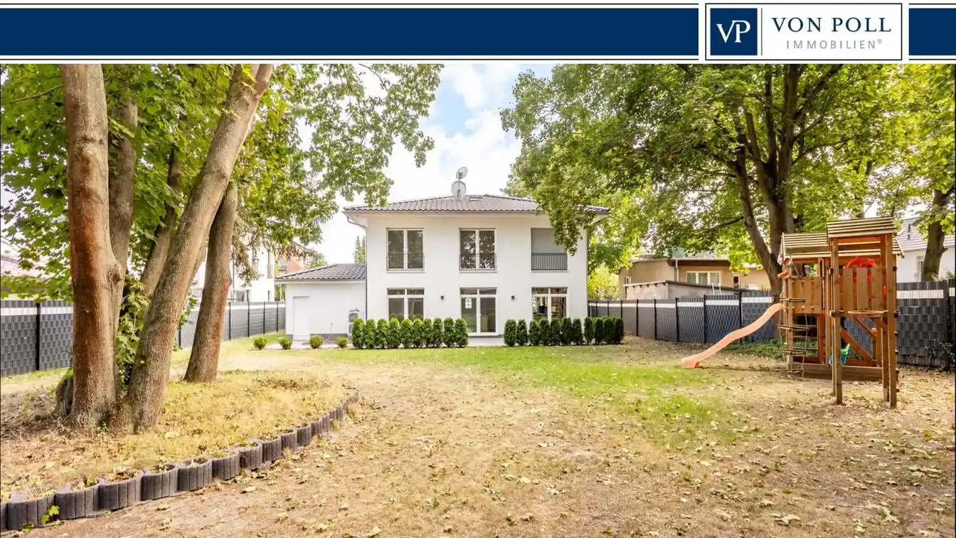 Stylish Villa with Fantastic Views on a Large Green Plot in the South of Berlin