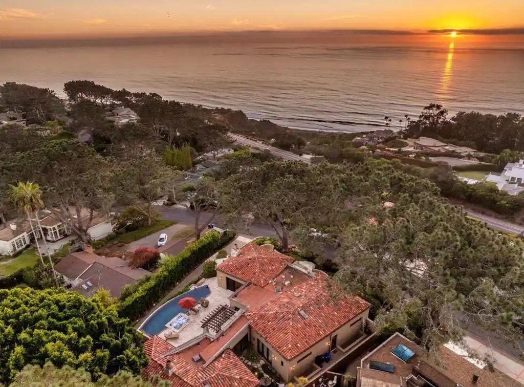 Spectacular Estate with an Unparalleled Panorama