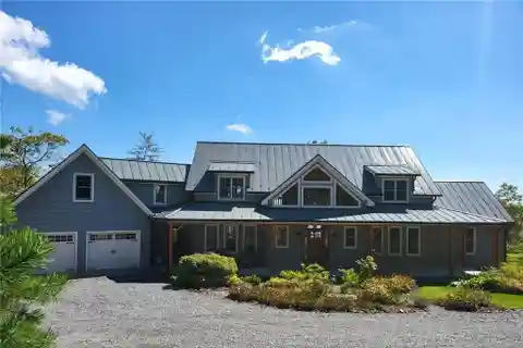 20-Acre Mountain Retreat