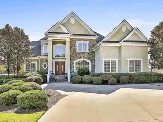 Tuscan-Inspired Gourmet Kitchen for Culinary Excellence