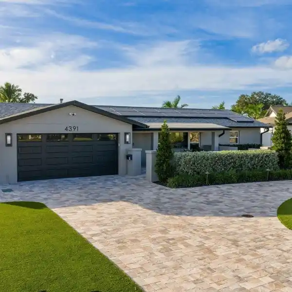 IMPECCABLY EXECUTED NEW HOME