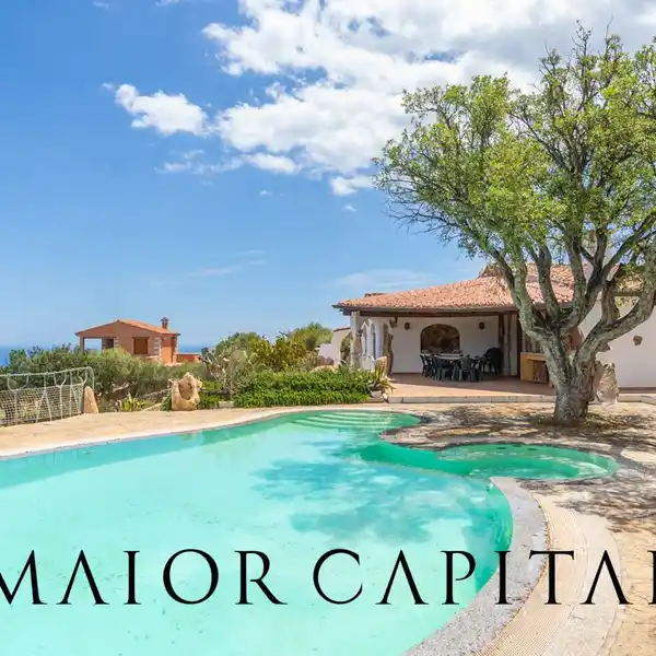 MAGNIFICENT PANORAMIC VILLA IN THE HILLS OF BUDONI