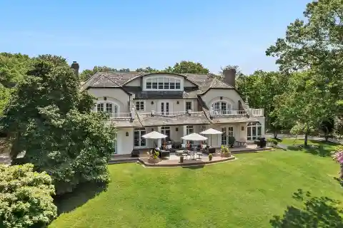 Whispering Winds - Exquisite Property for Rent