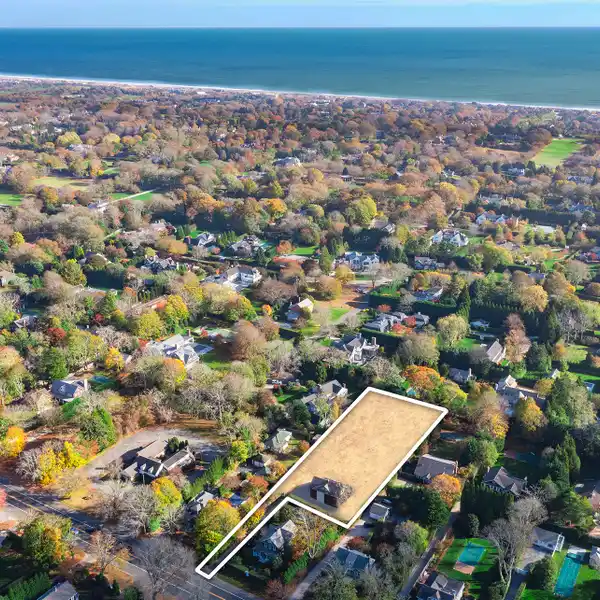 RARE EAST HAMPTON VILLAGE BUILDING LOT IN PRIME LOCATION