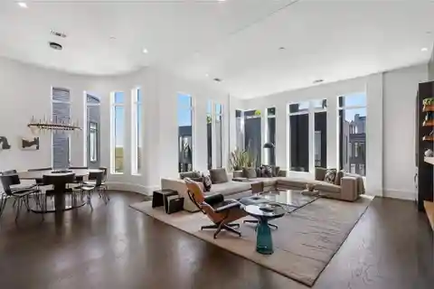 The Perfect Pied-a-terre Penthouse