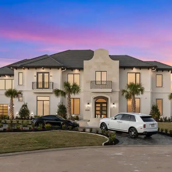 NEW CONSTRUCTION IN AN EXCLUSIVE GATED COMMUNITY