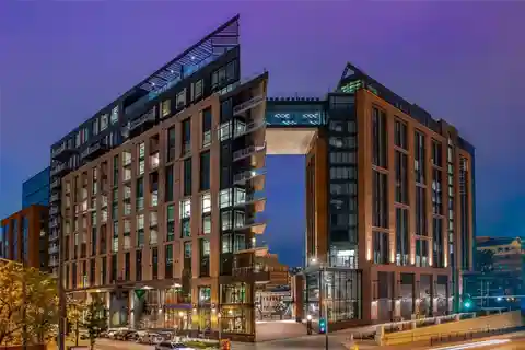 Ultimate Designer Residence at Mcgregor Square