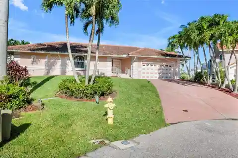 Point Property with Panoramic Bay Views