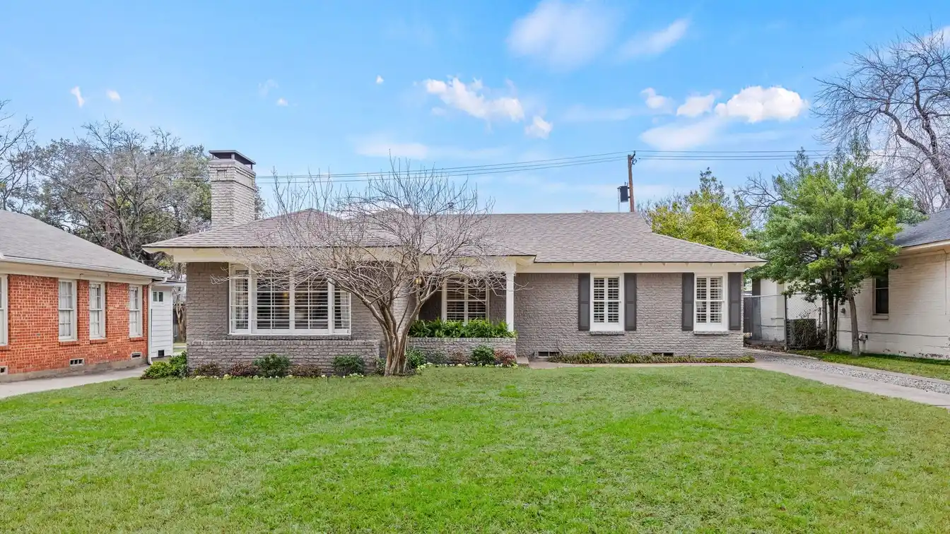Adorable Home in Coveted Greenway Crest