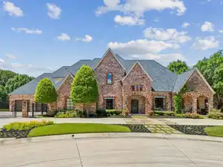 Extraordinary Custom-built Estate