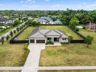 The Luxurious Avocado Estate